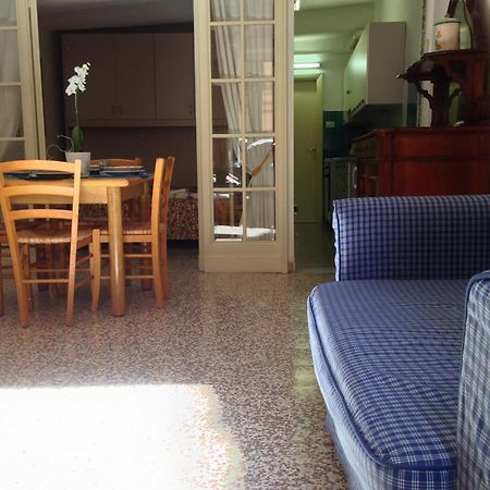 A Un Passo Dal Mare Apartment คาโมยลี ภายนอก รูปภาพ